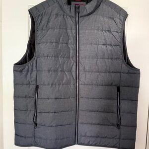 UNTUCKit - Men's Grey Puffer Vest - Perfect for Fall / Winter